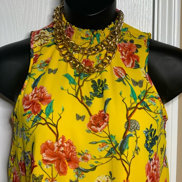 🎈Top Yellow floral Size Medium - Picture 3 of 9
